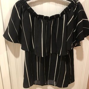 LA Hearts Off the Shoulder Shirt!!